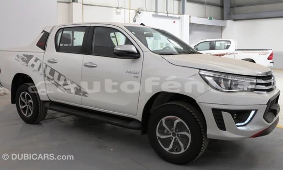 Acheter Import Voiture Toyota Hilux Blanc à Import - Dubai, Marquesas Acheter Import Voiture Toyota Hilux Blanc à Import - Dubai, Marquesas