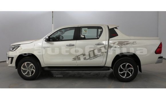 Acheter Import Voiture Toyota Hilux Blanc à Import - Dubai, Marquesas Acheter Import Voiture Toyota Hilux Blanc à Import - Dubai, Marquesas