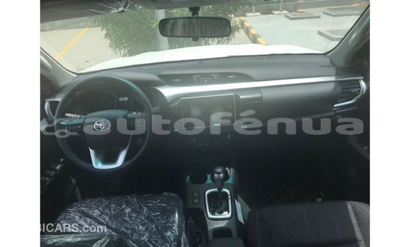 Acheter Import Voiture Toyota Hilux Blanc à Import - Dubai, Marquesas Acheter Import Voiture Toyota Hilux Blanc à Import - Dubai, Marquesas