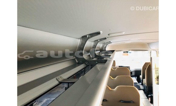 Acheter Import Voiture Toyota Coaster Blanc à Import - Dubai, Marquesas Acheter Import Voiture Toyota Coaster Blanc à Import - Dubai, Marquesas