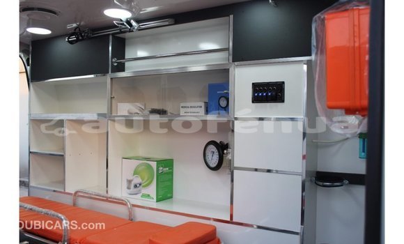 Acheter Import Voiture Toyota Hiace Blanc à Import - Dubai, Marquesas Acheter Import Voiture Toyota Hiace Blanc à Import - Dubai, Marquesas