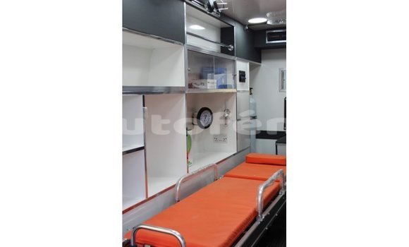 Acheter Import Voiture Toyota Hiace Blanc à Import - Dubai, Marquesas Acheter Import Voiture Toyota Hiace Blanc à Import - Dubai, Marquesas