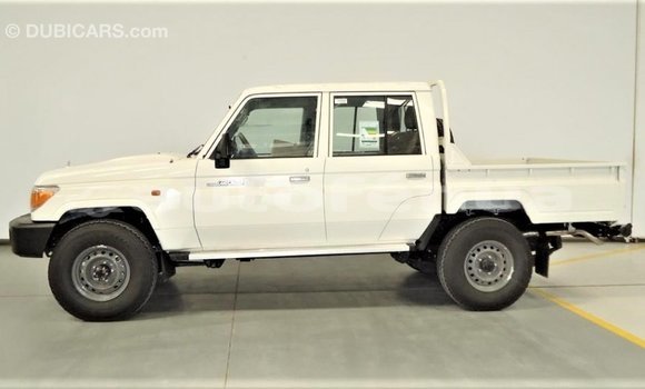 Acheter Import Voiture Toyota Land Cruiser Blanc à Import - Dubai, Marquesas Acheter Import Voiture Toyota Land Cruiser Blanc à Import - Dubai, Marquesas
