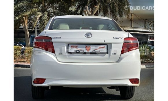 Acheter Import Voiture Toyota Yaris Blanc à Import - Dubai, Marquesas Acheter Import Voiture Toyota Yaris Blanc à Import - Dubai, Marquesas