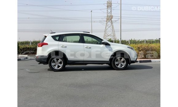 Acheter Import Voiture Toyota 4Runner Blanc à Import - Dubai, Marquesas Acheter Import Voiture Toyota 4Runner Blanc à Import - Dubai, Marquesas