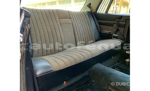 Acheter Import Voiture Mercedes-Benz 190 Blanc à Import - Dubai, Marquesas Acheter Import Voiture Mercedes-Benz 190 Blanc à Import - Dubai, Marquesas