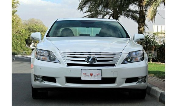 Acheter Import Voiture Lexus LS Blanc à Import - Dubai, Marquesas Acheter Import Voiture Lexus LS Blanc à Import - Dubai, Marquesas