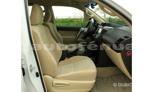 Acheter Import Voiture Toyota Prado Blanc à Import - Dubai, Marquesas Acheter Import Voiture Toyota Prado Blanc à Import - Dubai, Marquesas