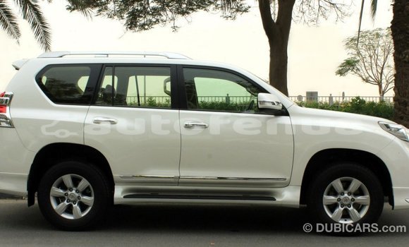 Acheter Import Voiture Toyota Prado Blanc à Import - Dubai, Marquesas Acheter Import Voiture Toyota Prado Blanc à Import - Dubai, Marquesas