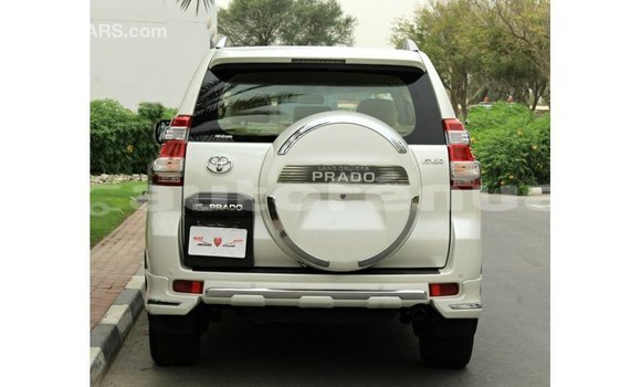 Acheter Import Voiture Toyota Prado Blanc à Import - Dubai, Marquesas Acheter Import Voiture Toyota Prado Blanc à Import - Dubai, Marquesas