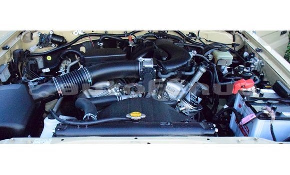 Acheter Import Voiture Toyota Land Cruiser Beige à Import - Dubai, Marquesas Acheter Import Voiture Toyota Land Cruiser Beige à Import - Dubai, Marquesas