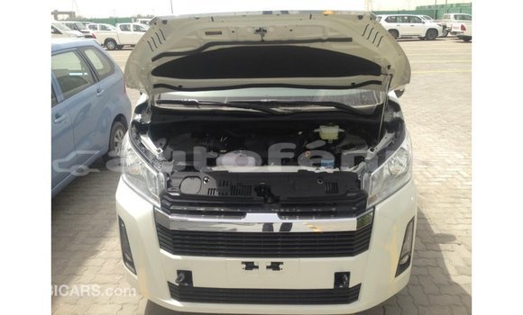 Acheter Import Voiture Toyota Hiace Blanc à Import - Dubai, Marquesas Acheter Import Voiture Toyota Hiace Blanc à Import - Dubai, Marquesas
