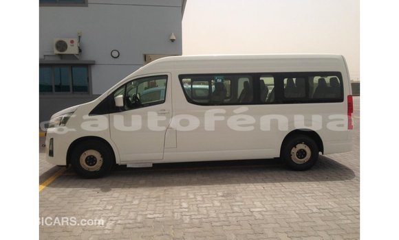 Acheter Import Voiture Toyota Hiace Blanc à Import - Dubai, Marquesas Acheter Import Voiture Toyota Hiace Blanc à Import - Dubai, Marquesas
