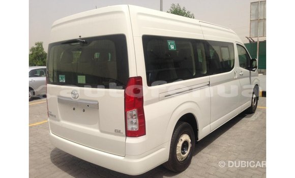 Acheter Import Voiture Toyota Hiace Blanc à Import - Dubai, Marquesas Acheter Import Voiture Toyota Hiace Blanc à Import - Dubai, Marquesas