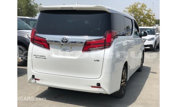 Acheter Import Voiture Toyota Alphard Blanc à Import - Dubai, Marquesas Acheter Import Voiture Toyota Alphard Blanc à Import - Dubai, Marquesas