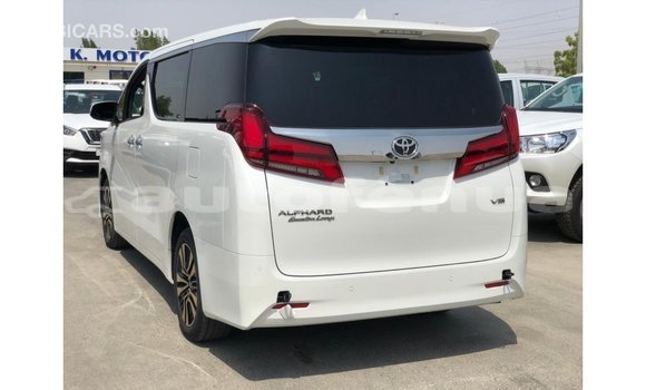 Acheter Import Voiture Toyota Alphard Blanc à Import - Dubai, Marquesas Acheter Import Voiture Toyota Alphard Blanc à Import - Dubai, Marquesas