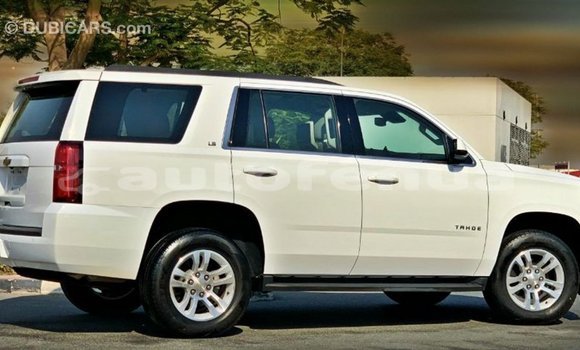 Acheter Import Voiture Chevrolet Tahoe Blanc à Import - Dubai, Marquesas Acheter Import Voiture Chevrolet Tahoe Blanc à Import - Dubai, Marquesas