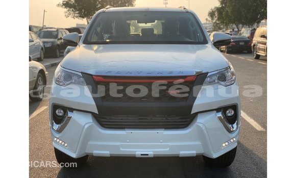 Acheter Import Voiture Toyota Fortuner Blanc à Import - Dubai, Marquesas Acheter Import Voiture Toyota Fortuner Blanc à Import - Dubai, Marquesas