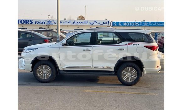 Acheter Import Voiture Toyota Fortuner Blanc à Import - Dubai, Marquesas Acheter Import Voiture Toyota Fortuner Blanc à Import - Dubai, Marquesas