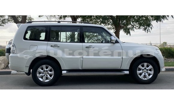 Acheter Import Voiture Mitsubishi Pajero Blanc à Import - Dubai, Marquesas Acheter Import Voiture Mitsubishi Pajero Blanc à Import - Dubai, Marquesas