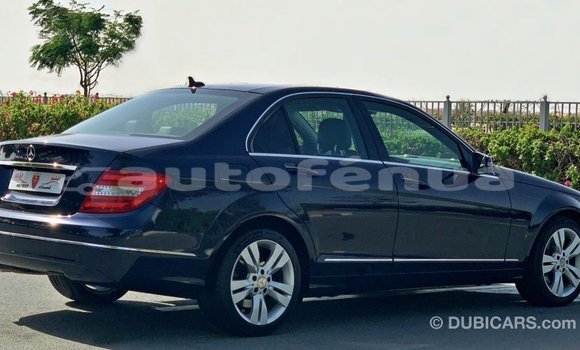 Acheter Import Voiture Mercedes-Benz 200 Bleu à Import - Dubai, Marquesas Acheter Import Voiture Mercedes-Benz 200 Bleu à Import - Dubai, Marquesas