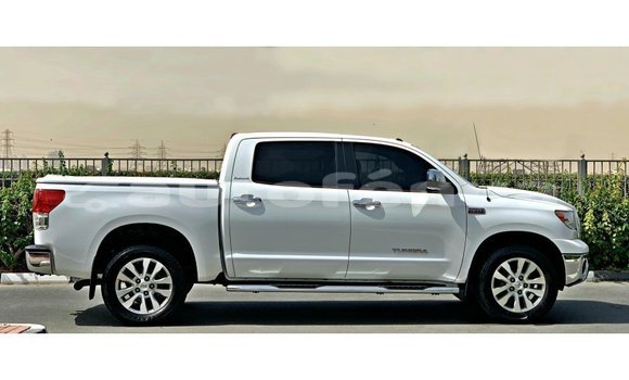 Acheter Import Voiture Toyota Tundra Blanc à Import - Dubai, Marquesas Acheter Import Voiture Toyota Tundra Blanc à Import - Dubai, Marquesas