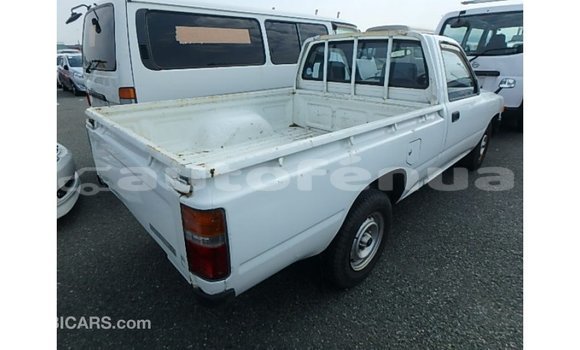 Buy Import Toyota Hilux White Car in Import - Dubai in Marquesas Buy Import Toyota Hilux White Car in Import - Dubai in Marquesas