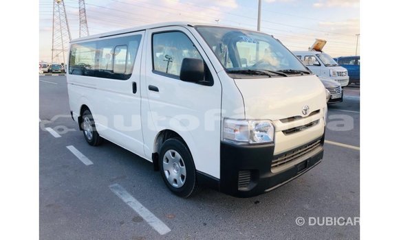 Acheter Import Voiture Toyota Hiace Blanc à Import - Dubai, Marquesas Acheter Import Voiture Toyota Hiace Blanc à Import - Dubai, Marquesas