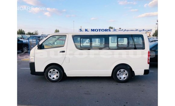 Acheter Import Voiture Toyota Hiace Blanc à Import - Dubai, Marquesas Acheter Import Voiture Toyota Hiace Blanc à Import - Dubai, Marquesas