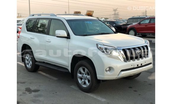 Acheter Import Voiture Toyota Prado Blanc à Import - Dubai, Marquesas Acheter Import Voiture Toyota Prado Blanc à Import - Dubai, Marquesas