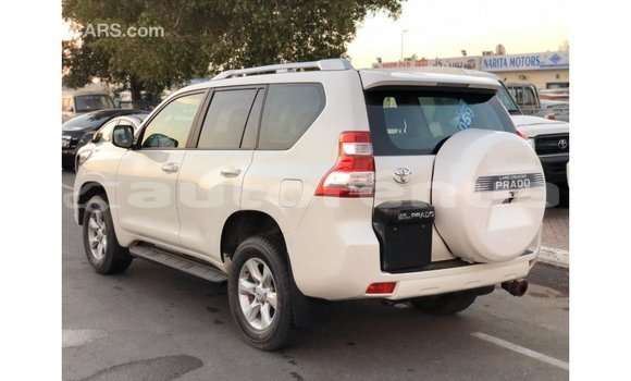 Acheter Import Voiture Toyota Prado Blanc à Import - Dubai, Marquesas Acheter Import Voiture Toyota Prado Blanc à Import - Dubai, Marquesas
