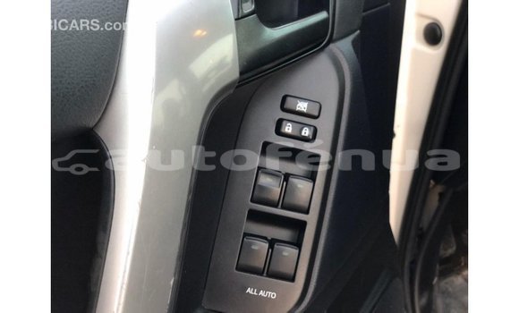 Acheter Import Voiture Toyota Prado Blanc à Import - Dubai, Marquesas Acheter Import Voiture Toyota Prado Blanc à Import - Dubai, Marquesas