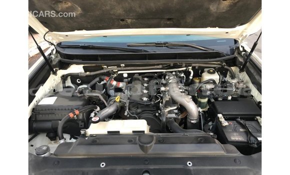 Acheter Import Voiture Toyota Prado Blanc à Import - Dubai, Marquesas Acheter Import Voiture Toyota Prado Blanc à Import - Dubai, Marquesas