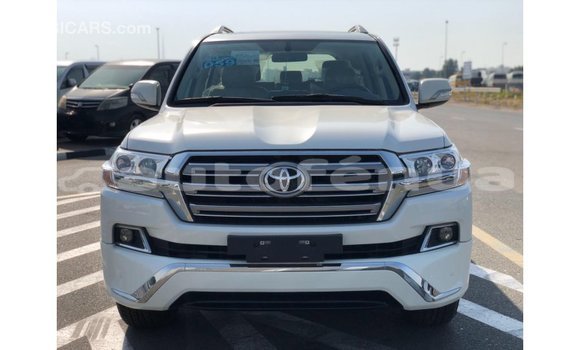 Acheter Import Voiture Toyota Land Cruiser Blanc à Import - Dubai, Marquesas Acheter Import Voiture Toyota Land Cruiser Blanc à Import - Dubai, Marquesas