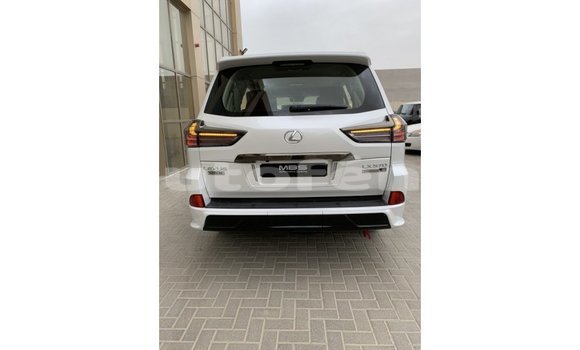 Acheter Import Voiture Lexus LX Blanc à Import - Dubai, Marquesas Acheter Import Voiture Lexus LX Blanc à Import - Dubai, Marquesas