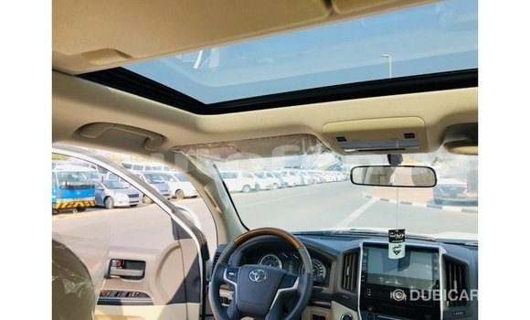 Acheter Import Voiture Toyota Land Cruiser Blanc à Import - Dubai, Marquesas Acheter Import Voiture Toyota Land Cruiser Blanc à Import - Dubai, Marquesas