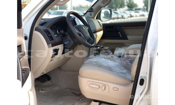 Acheter Import Voiture Toyota Land Cruiser Blanc à Import - Dubai, Marquesas Acheter Import Voiture Toyota Land Cruiser Blanc à Import - Dubai, Marquesas