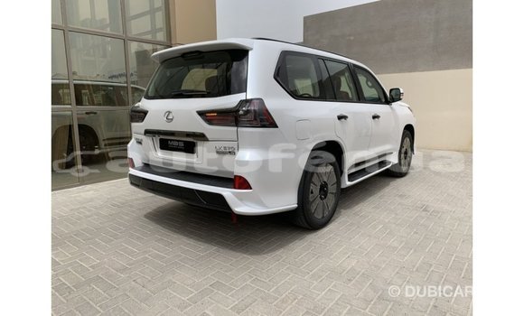 Acheter Import Voiture Lexus LX Blanc à Import - Dubai, Marquesas Acheter Import Voiture Lexus LX Blanc à Import - Dubai, Marquesas