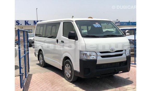 Acheter Import Voiture Toyota Hiace Blanc à Import - Dubai, Marquesas Acheter Import Voiture Toyota Hiace Blanc à Import - Dubai, Marquesas