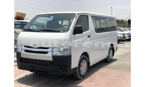 Acheter Import Voiture Toyota Hiace Blanc à Import - Dubai, Marquesas Acheter Import Voiture Toyota Hiace Blanc à Import - Dubai, Marquesas
