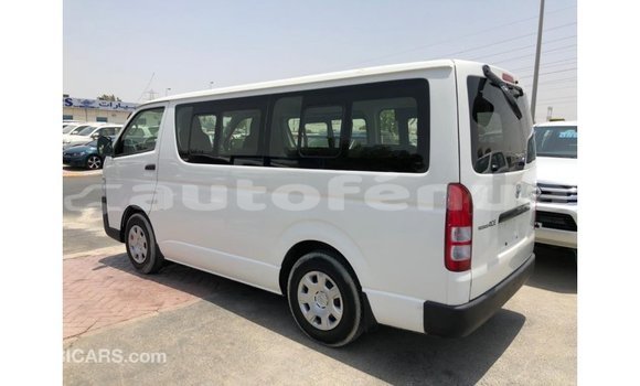 Acheter Import Voiture Toyota Hiace Blanc à Import - Dubai, Marquesas Acheter Import Voiture Toyota Hiace Blanc à Import - Dubai, Marquesas