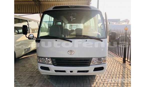 Acheter Import Voiture Toyota Coaster Blanc à Import - Dubai, Marquesas Acheter Import Voiture Toyota Coaster Blanc à Import - Dubai, Marquesas