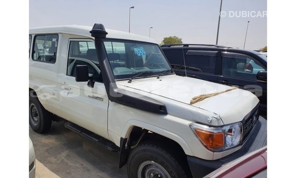 Buy Import Toyota Land Cruiser White Car in Import - Dubai in Marquesas Buy Import Toyota Land Cruiser White Car in Import - Dubai in Marquesas