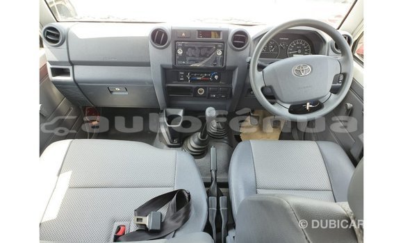 Buy Import Toyota Land Cruiser White Car in Import - Dubai in Marquesas Buy Import Toyota Land Cruiser White Car in Import - Dubai in Marquesas
