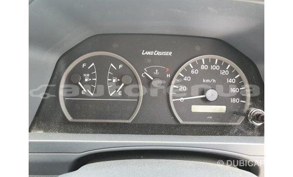 Buy Import Toyota Land Cruiser White Car in Import - Dubai in Marquesas Buy Import Toyota Land Cruiser White Car in Import - Dubai in Marquesas