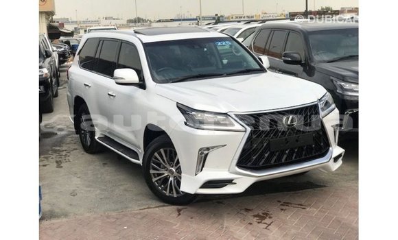 Acheter Import Voiture Lexus LX Blanc à Import - Dubai, Marquesas Acheter Import Voiture Lexus LX Blanc à Import - Dubai, Marquesas