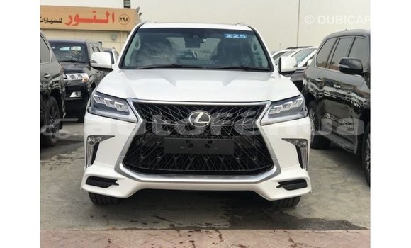 Acheter Import Voiture Lexus LX Blanc à Import - Dubai, Marquesas Acheter Import Voiture Lexus LX Blanc à Import - Dubai, Marquesas
