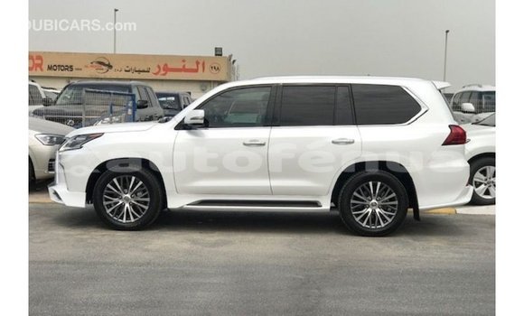 Acheter Import Voiture Lexus LX Blanc à Import - Dubai, Marquesas Acheter Import Voiture Lexus LX Blanc à Import - Dubai, Marquesas