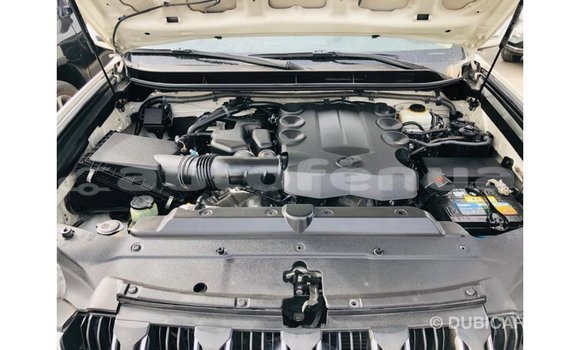 Acheter Import Voiture Toyota Prado Blanc à Import - Dubai, Marquesas Acheter Import Voiture Toyota Prado Blanc à Import - Dubai, Marquesas