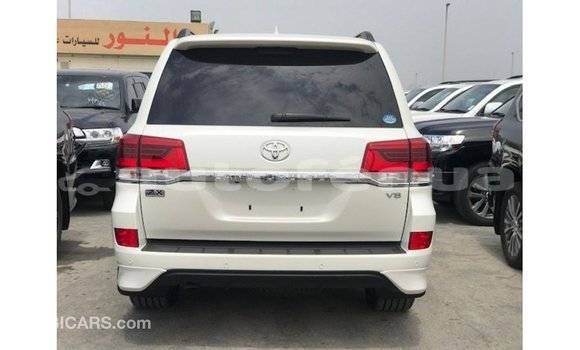 Acheter Import Voiture Toyota Land Cruiser Blanc à Import - Dubai, Marquesas Acheter Import Voiture Toyota Land Cruiser Blanc à Import - Dubai, Marquesas